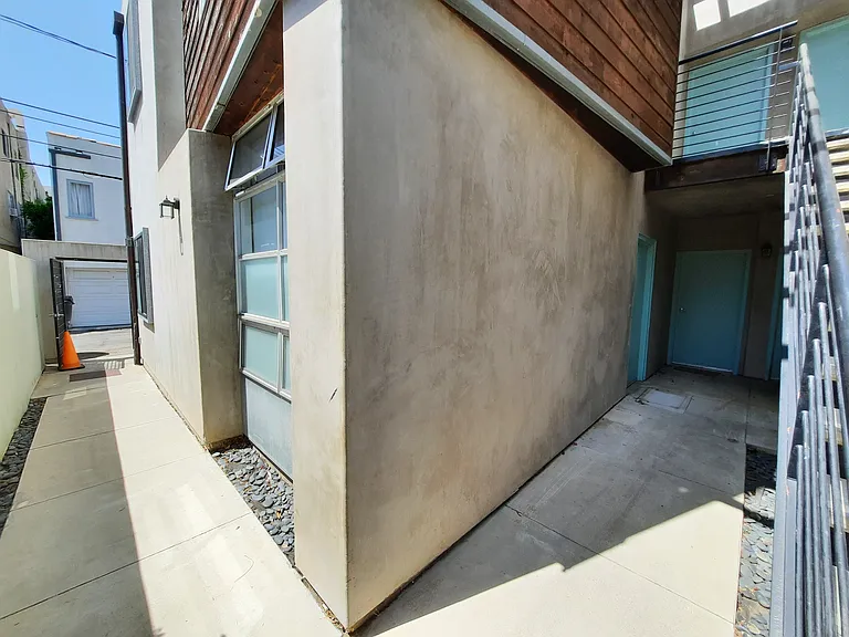 1132 7th St #7 — Photo 4