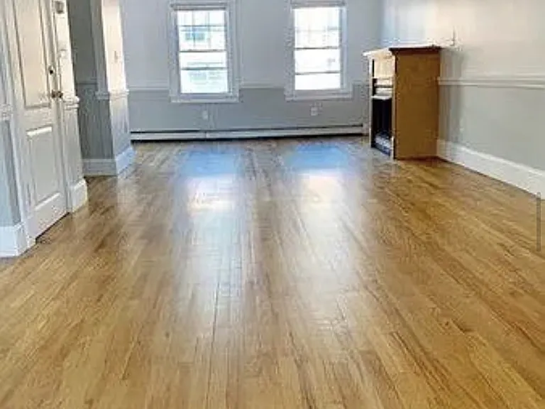219 W 2nd St #2 — Photo 8