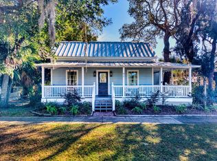92 Avenue E, Apalachicola, FL 32320