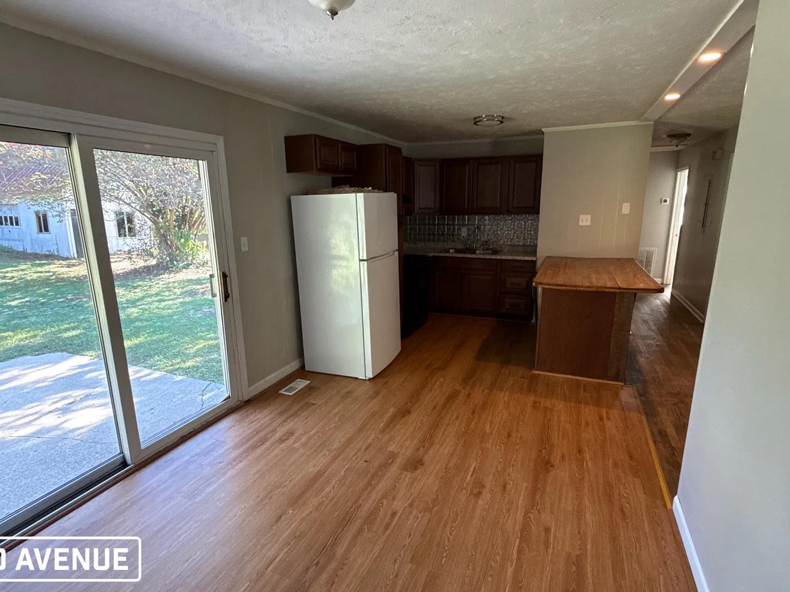 3 bed, 1.5 bath, 1325 sqft, $1,309 — Photo 4