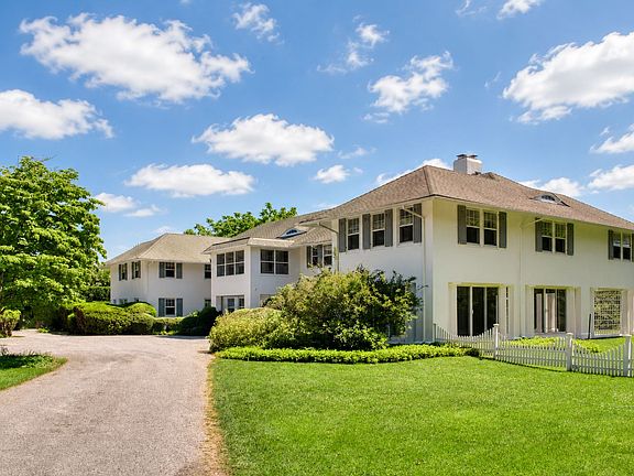 2nd image of 80 Dunemere Ln