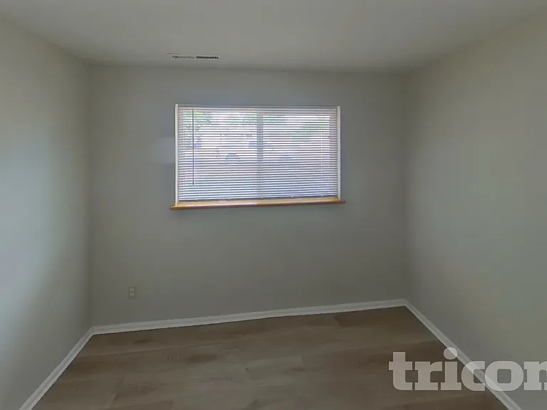 1634 Keaton Ln — Photo 12