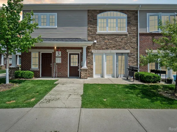 5662 Arbor Chase Dr, Ann Arbor, MI 48103