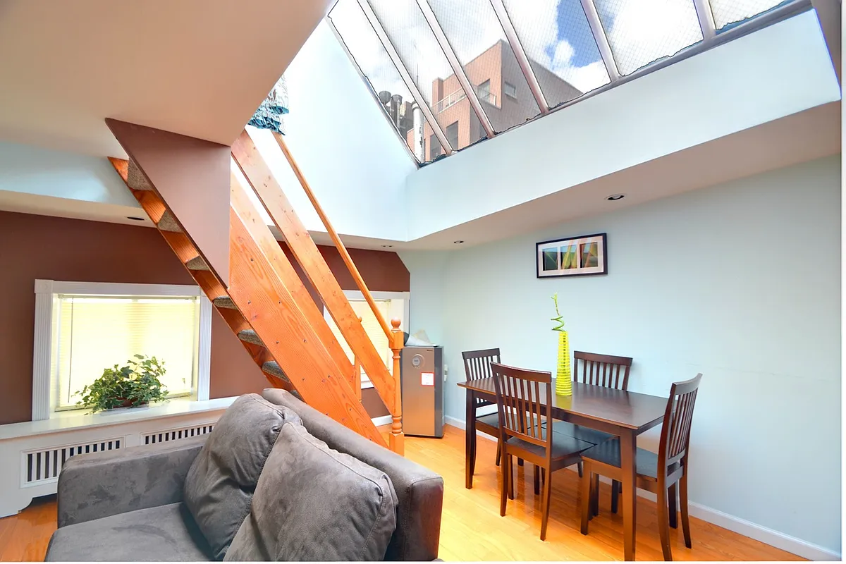 Building Photo - 126 Lexington Ave #6R