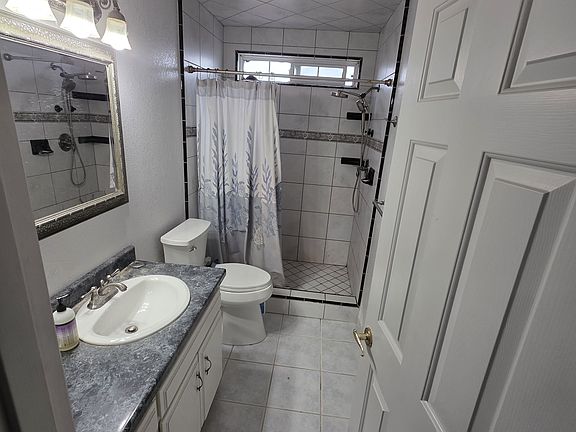 3rd image of 928 Sage Ct