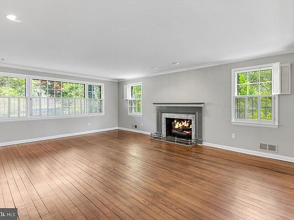 4th image of 6515 Old Chesterbrook Rd