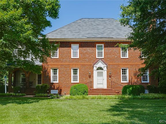 2nd image of 9812 Lake Meadow Pl