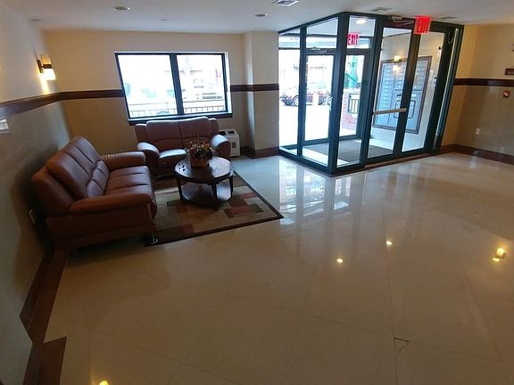 4th image of 13523 82nd Ave APT 2B