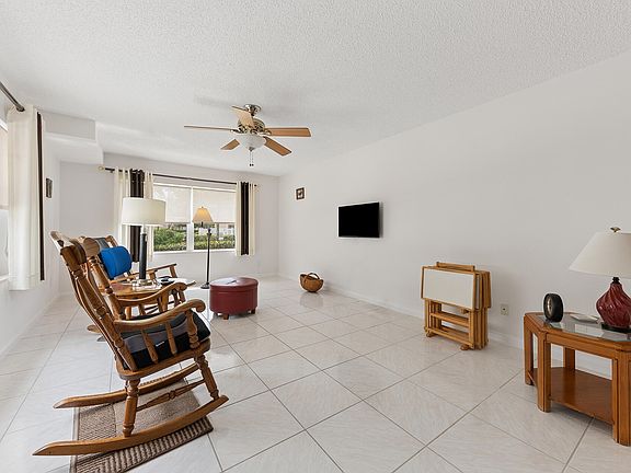 4th image of 3002 Hayden Court