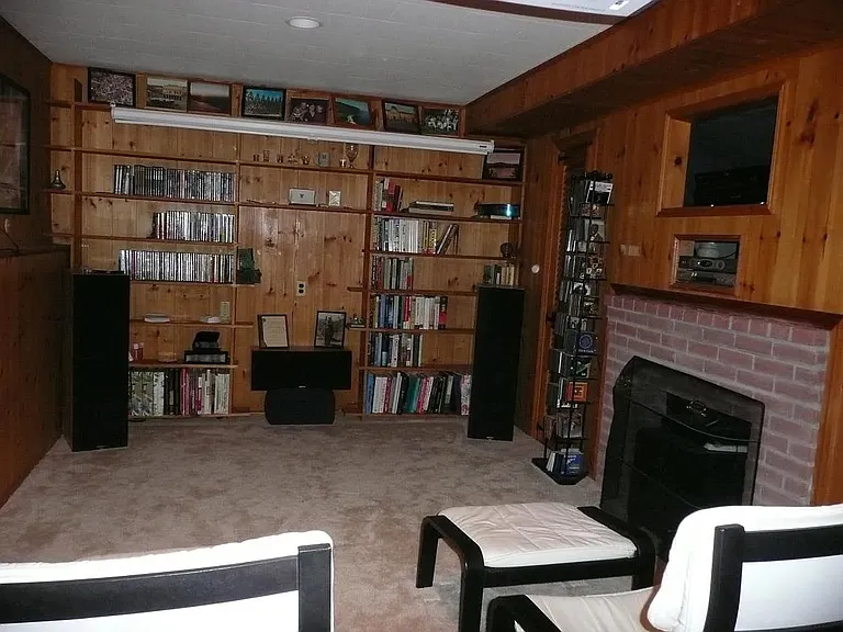 1 Cayuga Dr — Photo 10