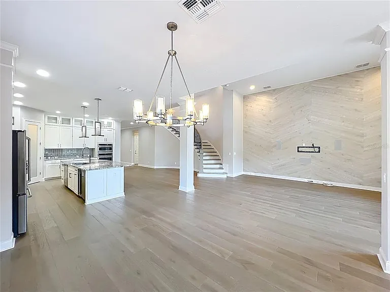 9646 Reymont St — Photo 26