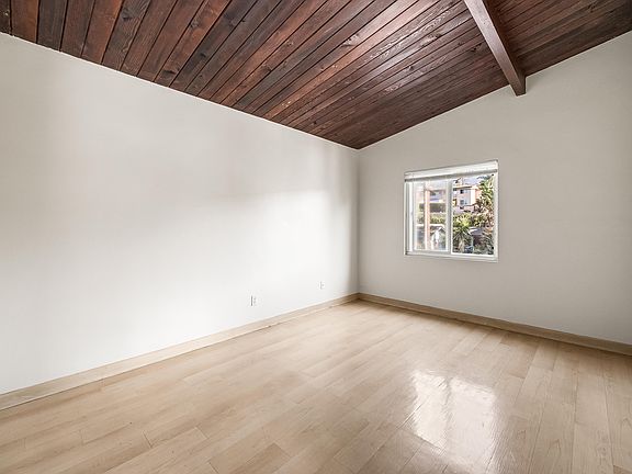 5th image of 1011 Laguna St