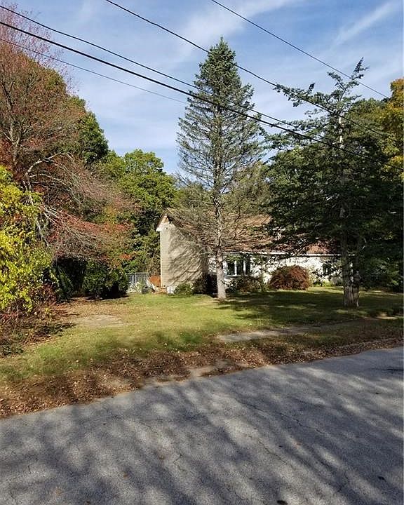 2nd image of 3 Sweetwater Dr