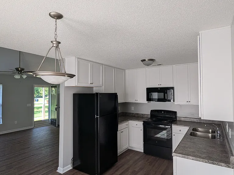620 Harkey Rd #620 — Photo 3