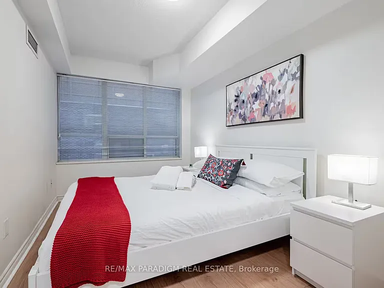 250 Wellington St W #228 — Photo 19