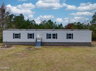550 Meadow Ln, Burgaw, NC 28425