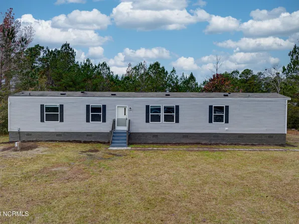 550 Meadow Lane, Burgaw, NC 28425