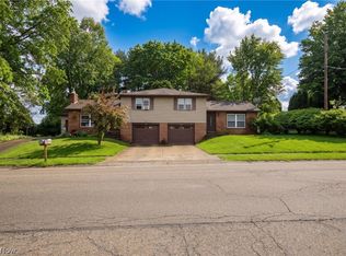 824-826 Reno Dr, Louisville, OH 44641