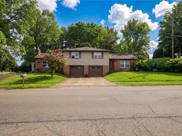 824-826 Reno Dr, Louisville, OH 44641