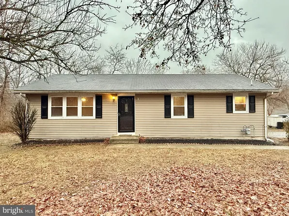 62 Wallace St, Pittsgrove, NJ 08318