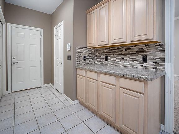 3rd image of 12500 Saint Andrews Dr APT 20