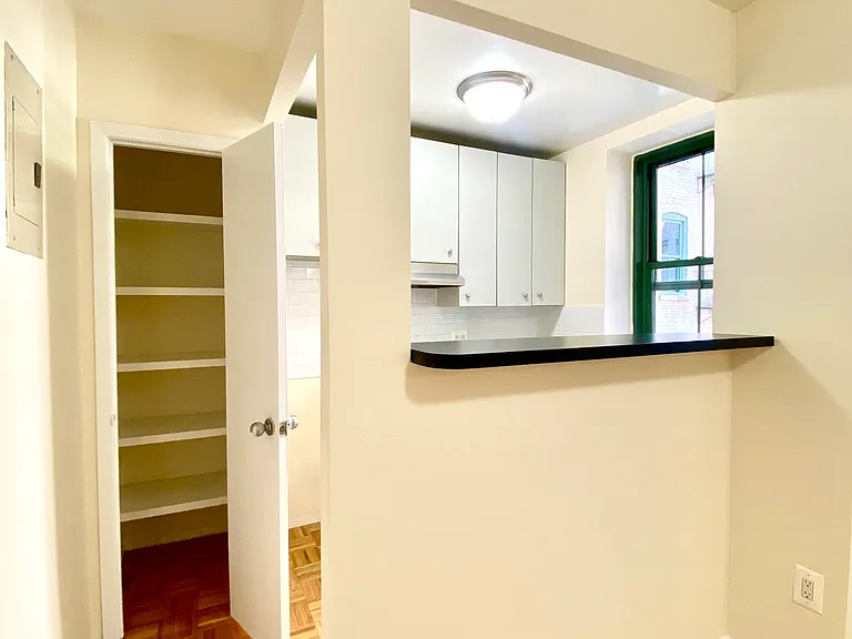 516 E 79th St #4F — Photo 2