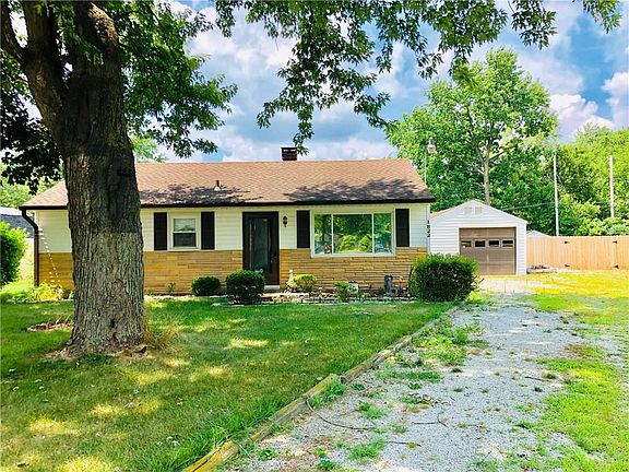 5th image of 1822 Randall Ct