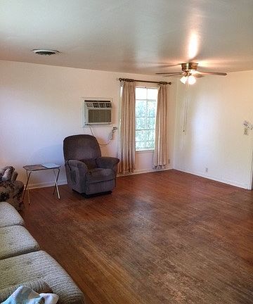 3rd image of 503 Cosgrove St
