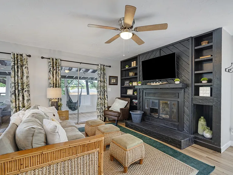 4705 Hollingsworth Ave — Photo 29