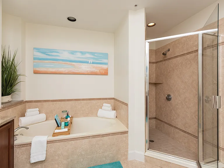 102 Yacht Harbor Dr #468 — Photo 21