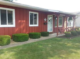 5721 Briarwood St SW, Cedar Rapids, IA 52404