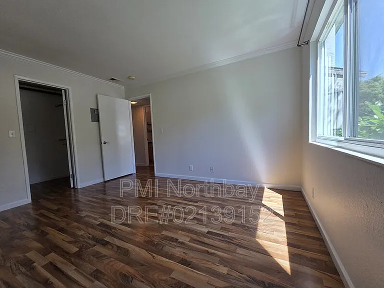 900 Cambridge Dr #185 — Photo 6