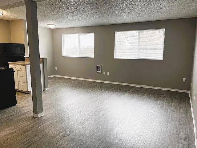 Riverbend Terrace Apartments — Photo 8