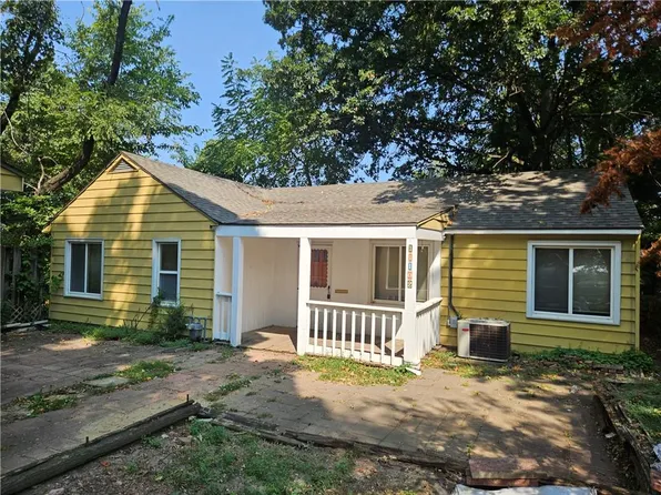11102 E 6th St S, Independence, MO 64054
