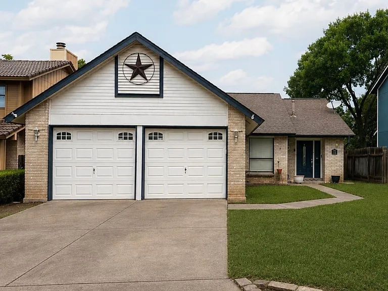 4415 Brushy Hl — Photo 1