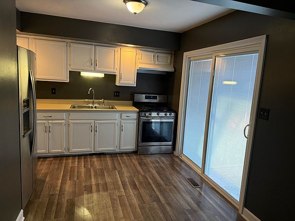2nd image of 988 W 61st Ave