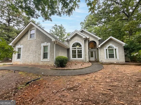 530 Country Club Dr, Stockbridge, GA 30281