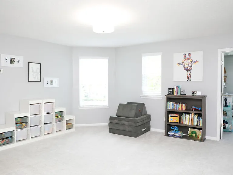 454 Howland Dr — Photo 24