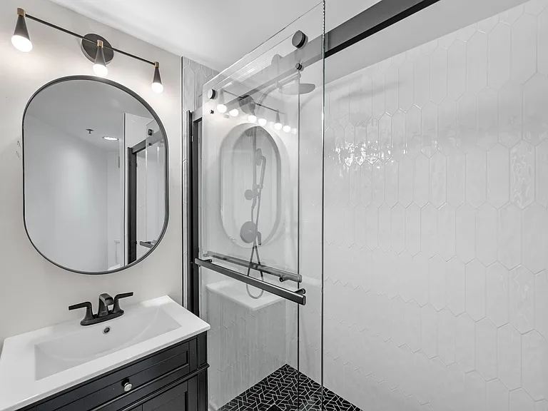 300 Lynn Shore Dr #911 — Photo 14