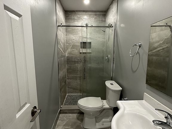 5th image of 1705 Jane St Unit A