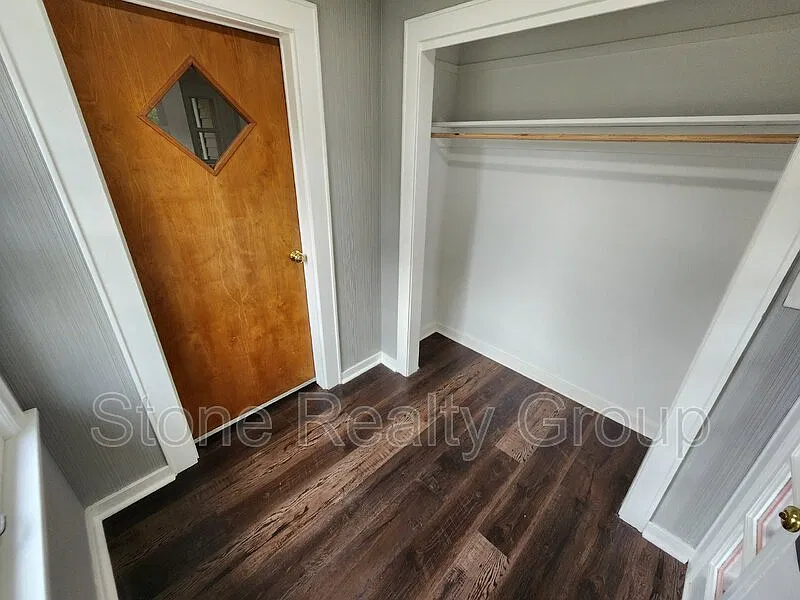3 bed, 1.5 bath, $1,750 — Photo 2