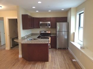 159 Moore St #10640500, Lowell, MA 01852
