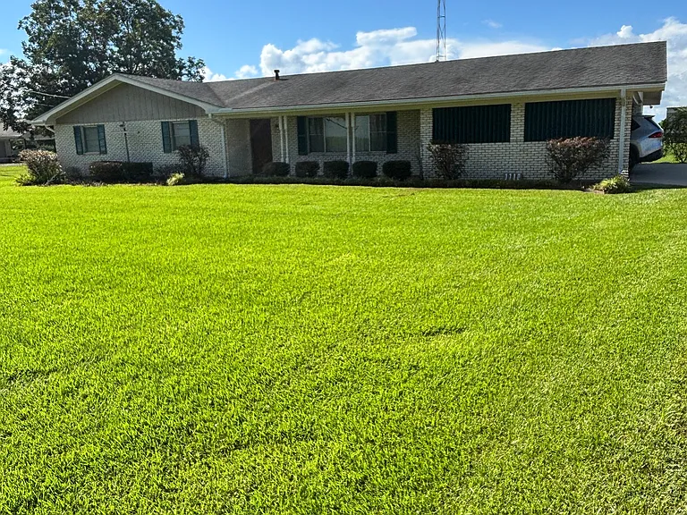 1710 Lake Dauterive Rd — Photo 1