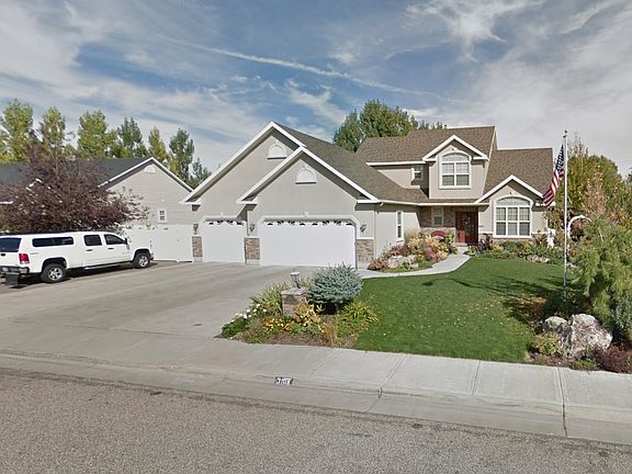 2nd image of 3541 Burgundy Dr