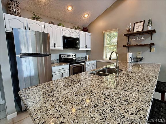 3rd image of 6570 Pelican Dr Unit 209