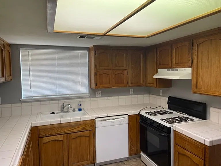4604 Gardenwood Ln — Photo 4