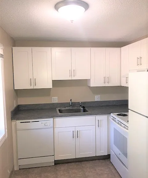 Yarmouth Pointe Apartment Homes — Photo 21