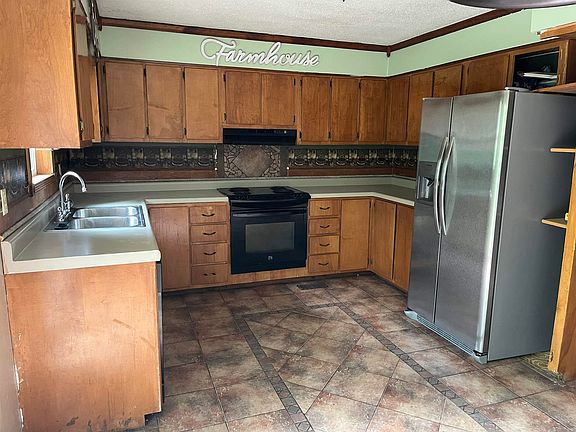 5th image of 10 Bear Mountain Rd