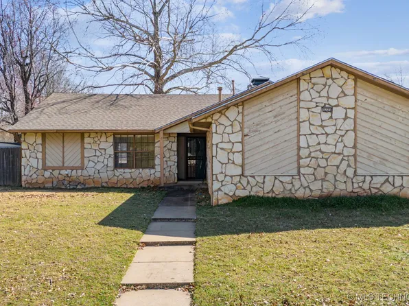 5725 S Cedar Ave, Broken Arrow, OK 74011