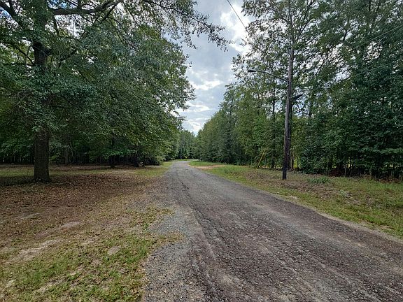 5th image of 241 Richard Dr